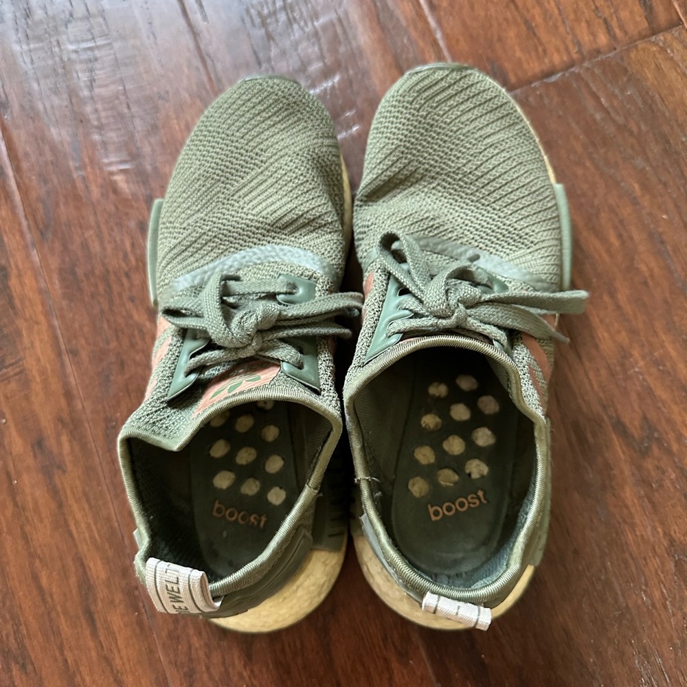 Adidas nmd r1 olive green